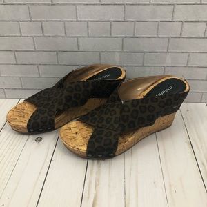 Maurices Rumor Cork Wedge Animal Print Studs Sz 8